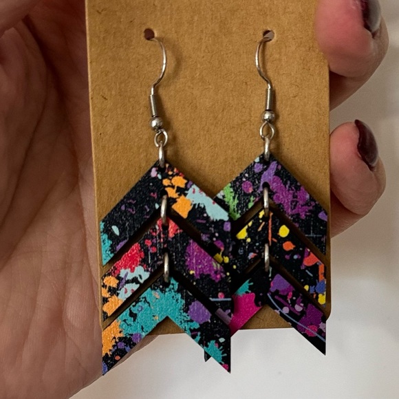 Triple Arrow Dangle Earrings - Picture 1 of 2